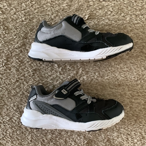 StrideRite black size 12M shoes very good condition - Picture 3 of 6